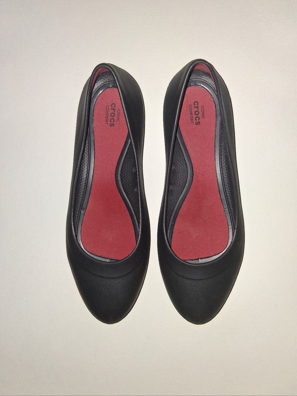 CROCS Black Ballet Flats with Red Insole 9W